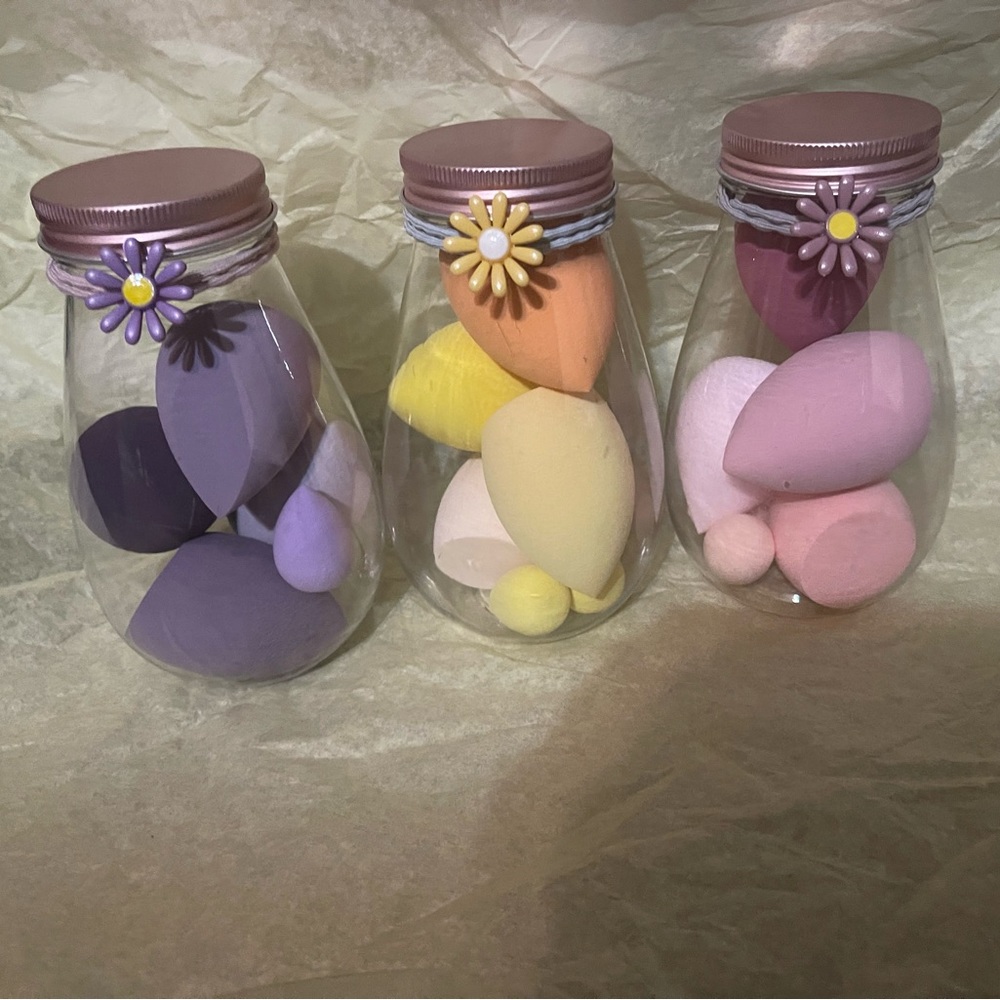 Makeup sponge the bottles of sponges include 6 on each bottle!